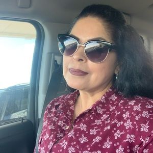 Meet your Posher, Gina